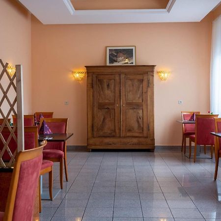 Отель Kraichtaler Hof Экстерьер фото