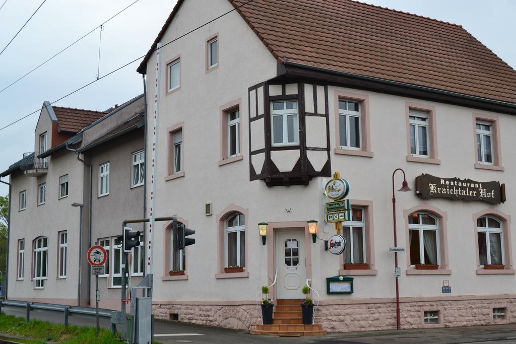 Отель Kraichtaler Hof Экстерьер фото