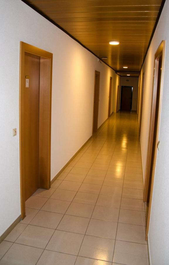 Отель Kraichtaler Hof Экстерьер фото
