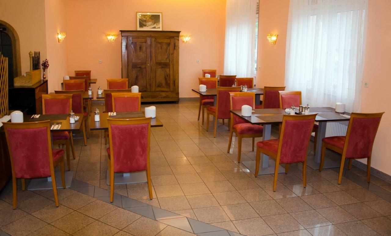 Отель Kraichtaler Hof Экстерьер фото